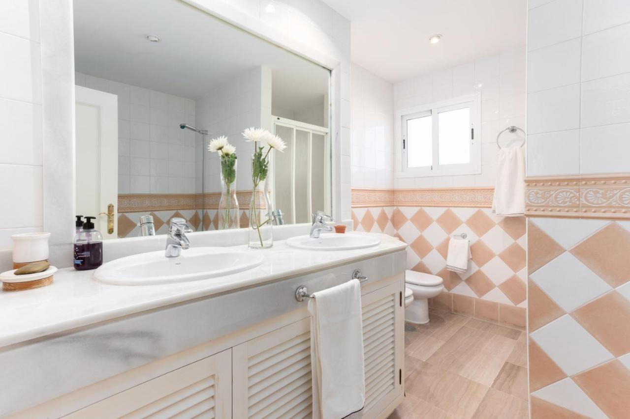 Homeforguest Front Line Beach Apartment In Hacienda Playa Marbella Ngoại thất bức ảnh