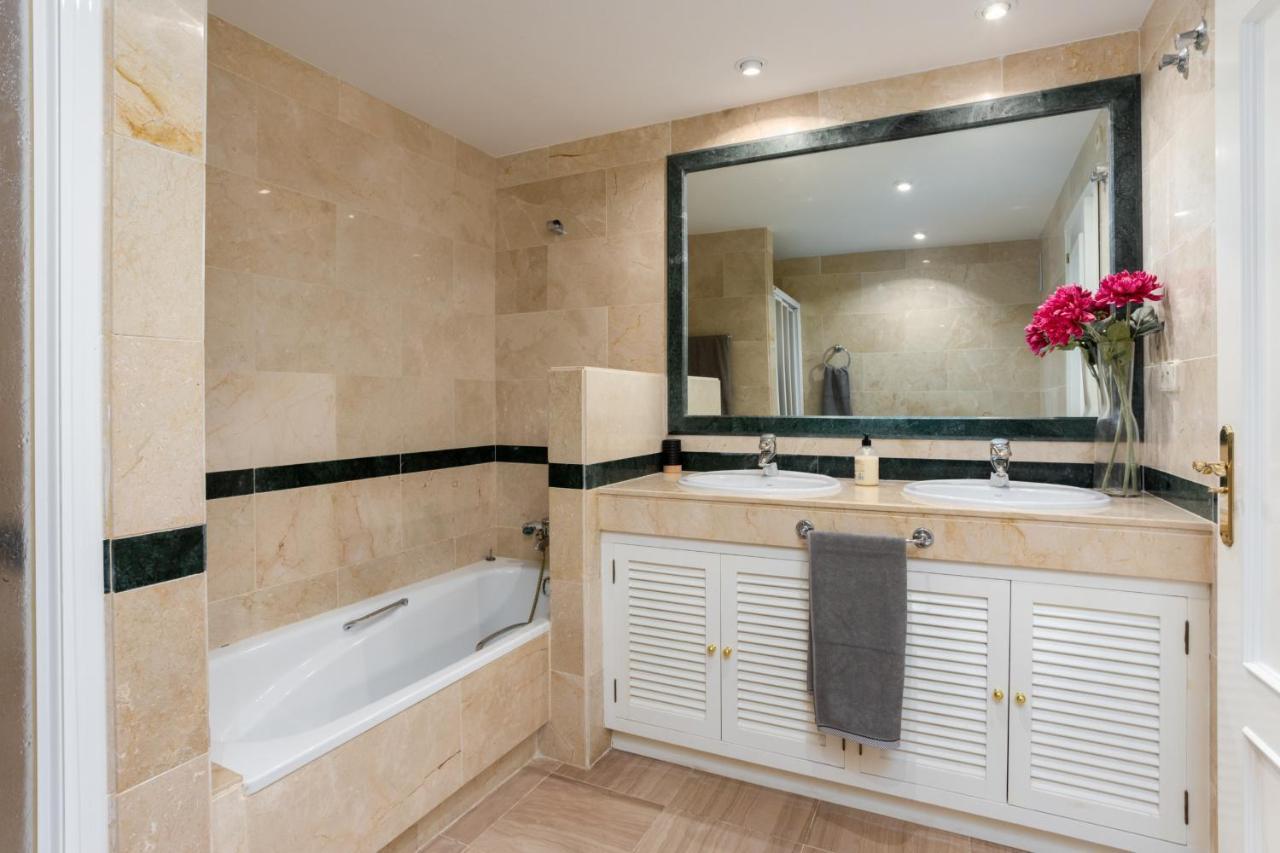 Homeforguest Front Line Beach Apartment In Hacienda Playa Marbella Ngoại thất bức ảnh